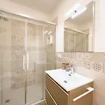 Cassa Di Risparmio 11 Tirabora Short Rent