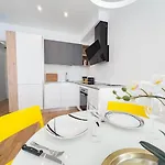 Appartement Cassa Di Risparmio 11 Tirabora Short Rent *