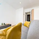 Appartement Cassa Di Risparmio 11 Tirabora Short Rent *