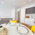 Cassa Di Risparmio 11 Tirabora Short Rent *