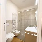 Appartement Cassa Di Risparmio 11 Tirabora Short Rent Trieste