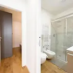 Cassa Di Risparmio 11 Tirabora Short Rent