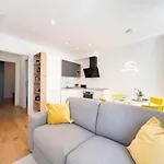 Cassa Di Risparmio 11 Tirabora Short Rent Appartement Trieste