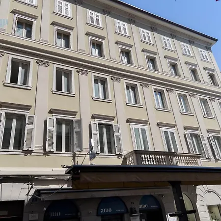 Apartment Cassa Di Risparmio 11 Tirabora Short Rent *