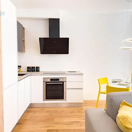 Cassa Di Risparmio 11 Tirabora Short Rent * טריאסטה
