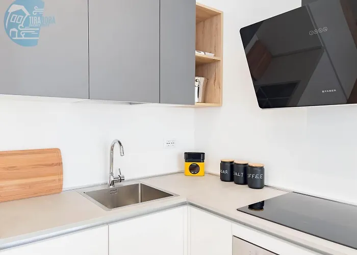 Cassa Di Risparmio 11 Tirabora Short Rent * Triëst