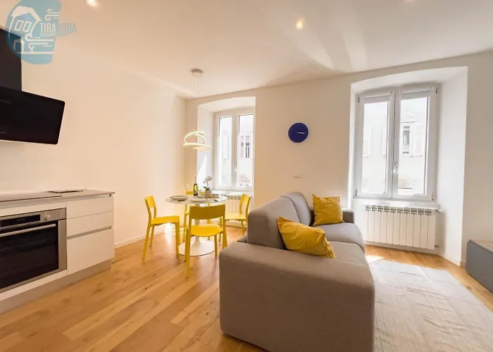 Cassa Di Risparmio 11 Tirabora Short Rent * Trieste