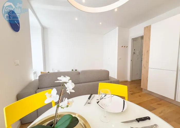 Cassa Di Risparmio 11 Tirabora Short Rent Trieste