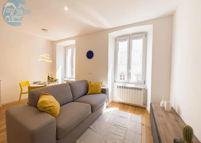 Apartment Cassa Di Risparmio 11 Tirabora Short Rent