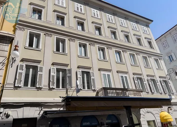 Apartment Cassa Di Risparmio 11 Tirabora Short Rent *