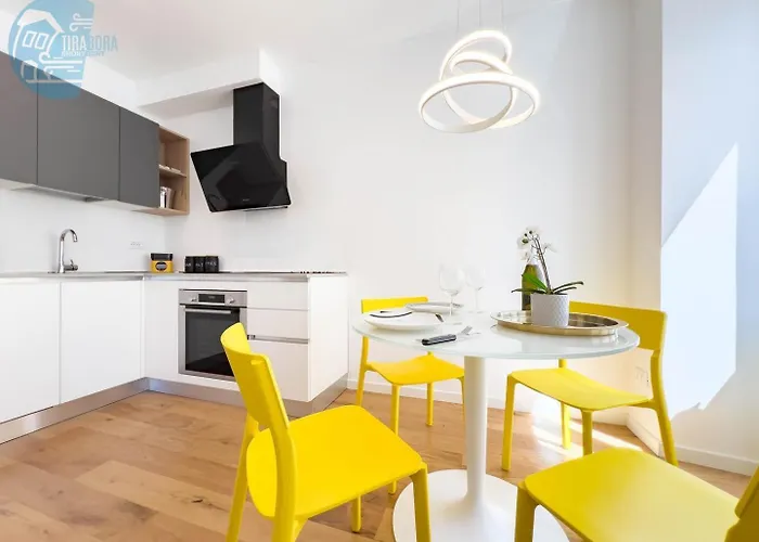 Cassa Di Risparmio 11 Tirabora Short Rent * Triëst