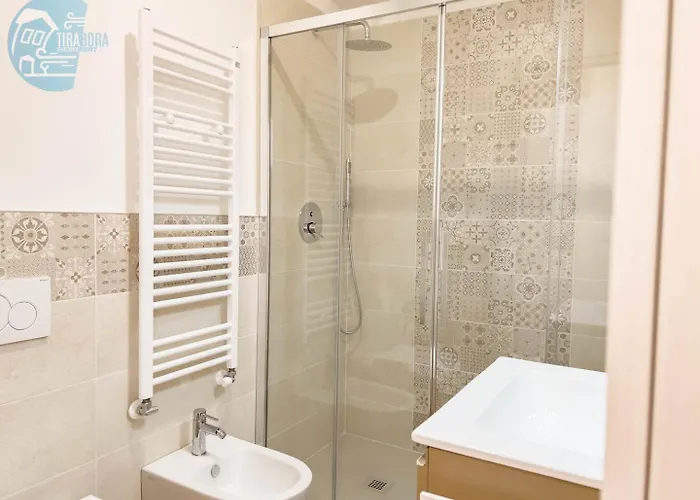 Apartment Cassa Di Risparmio 11 Tirabora Short Rent