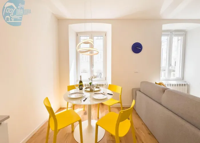 Cassa Di Risparmio 11 Tirabora Short Rent Appartement Triëst