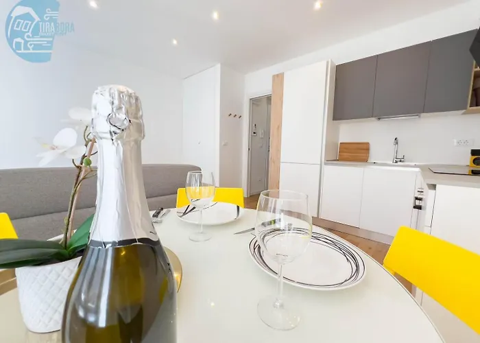 Cassa Di Risparmio 11 Tirabora Short Rent * Triëst